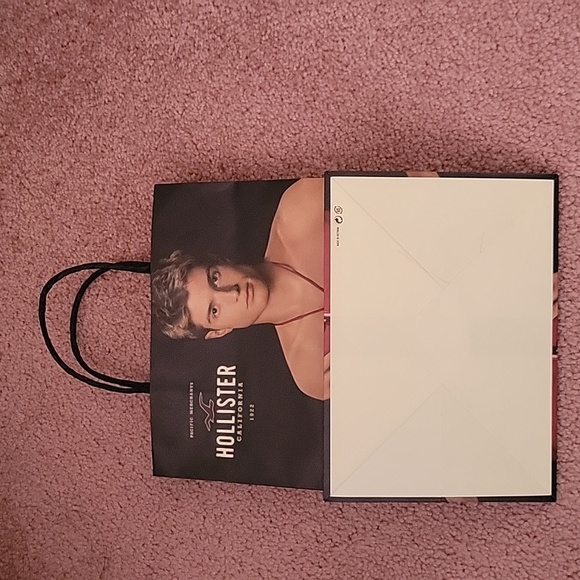Hollister Bag - Picture 2 of 2